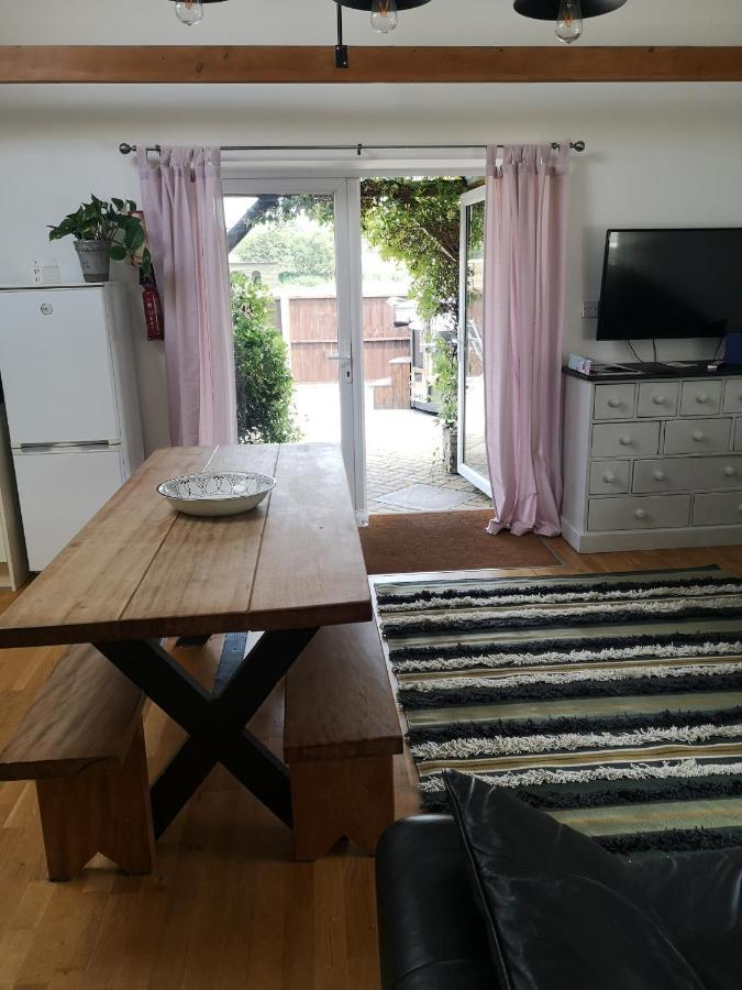 Oak Cottage With Private Log Fired Hot Tub Maidstone Bagian luar foto