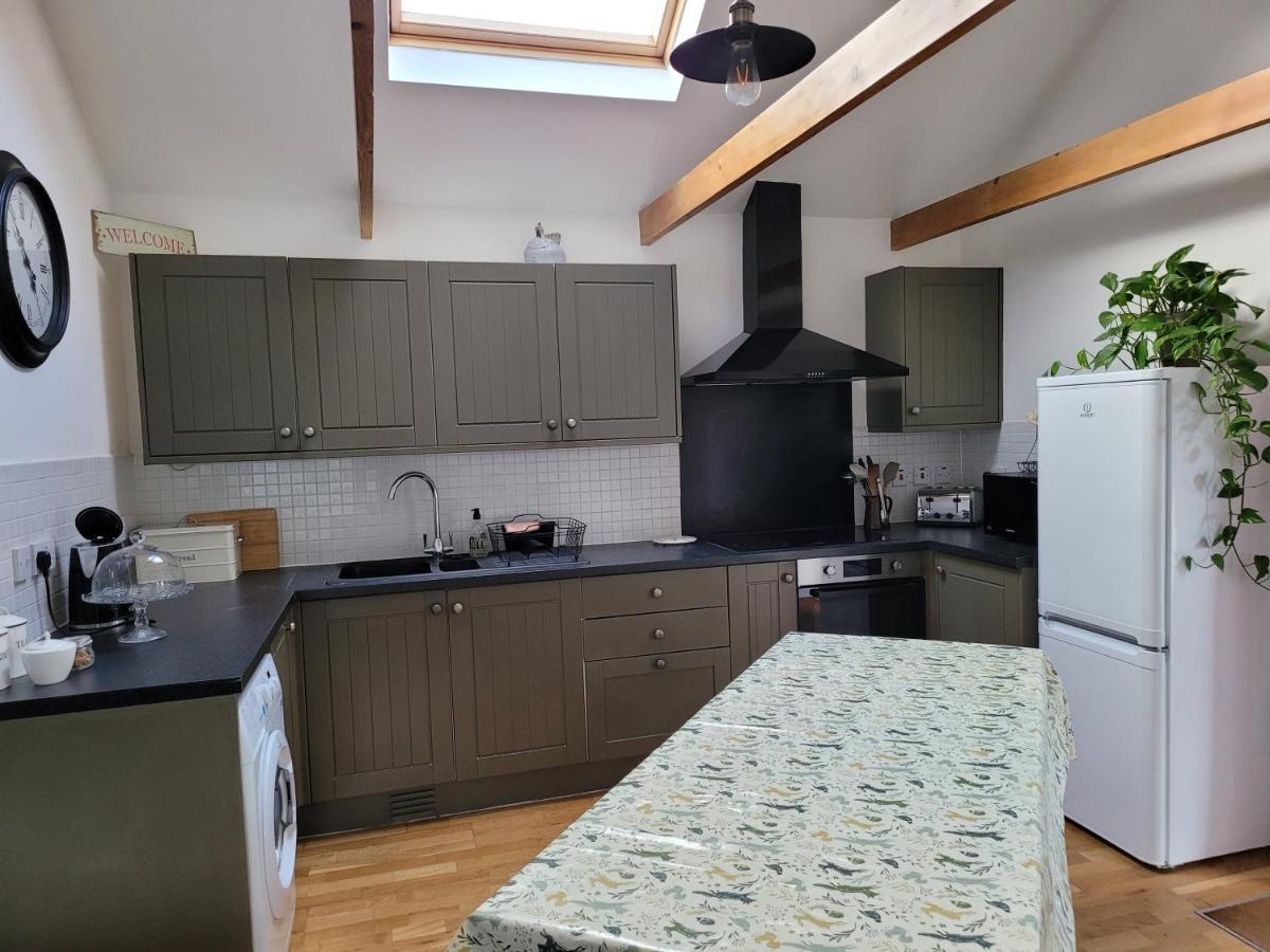 Oak Cottage With Private Log Fired Hot Tub Maidstone Bagian luar foto