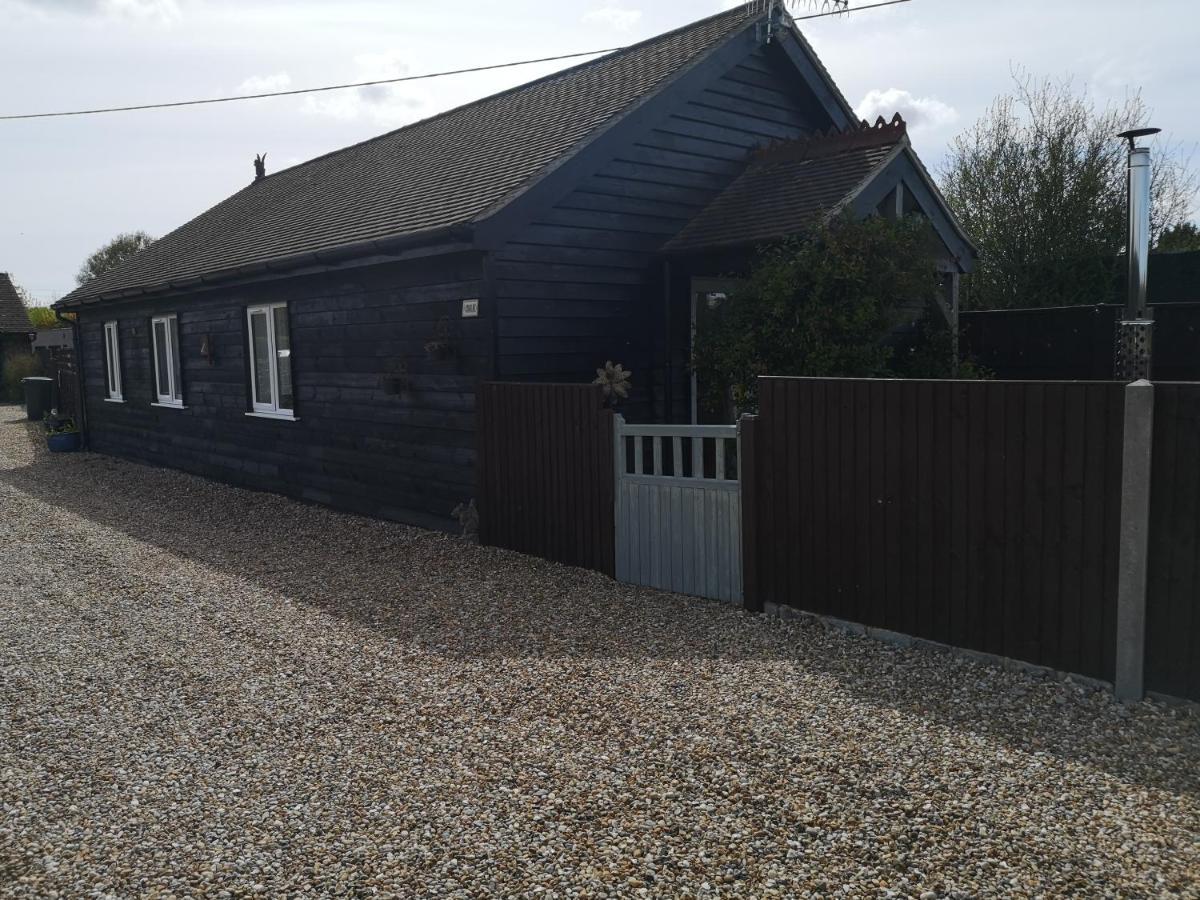 Oak Cottage With Private Log Fired Hot Tub Maidstone Bagian luar foto